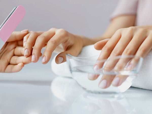 How to Remove Manicure at Home
